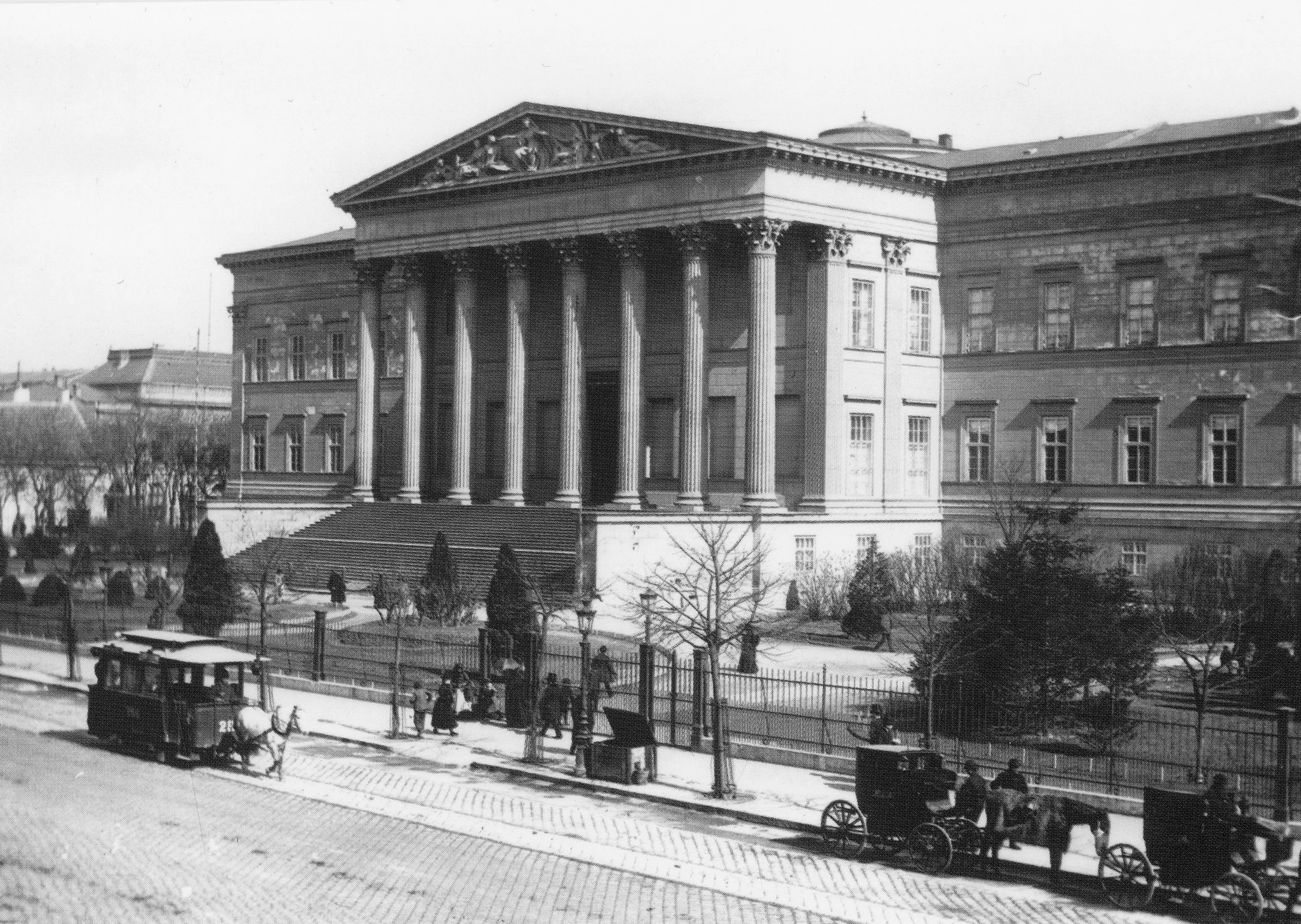 MNM-képeslap / A Magyar Nemzeti Múzeum és előkertje, 1888 